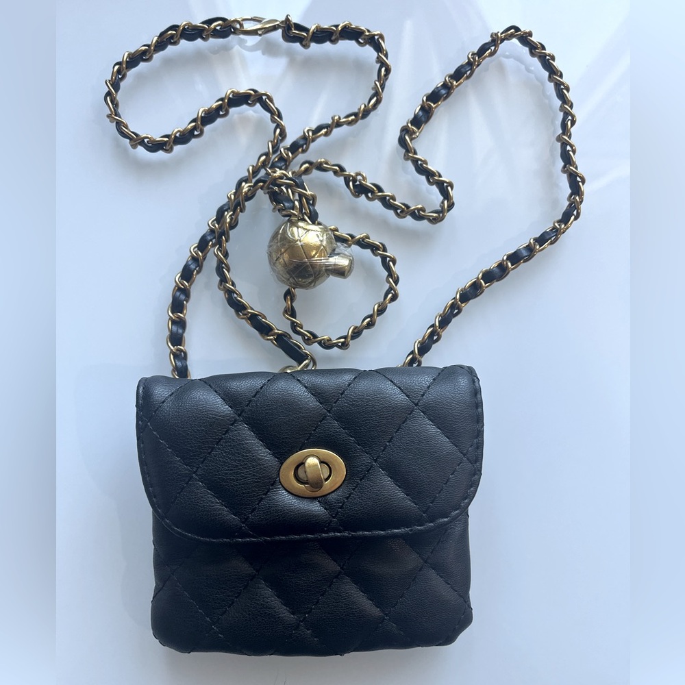 Elegant Black Quilted Crossbody Bag